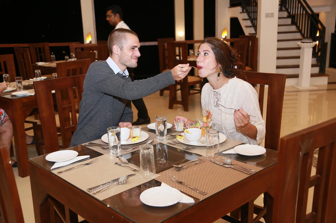 קנדי Rivendell Hotel מראה חיצוני תמונה